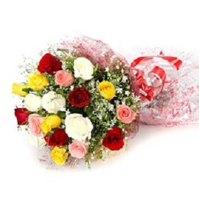 Bunch of 12 Mixed Rose F...